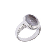 Load image into Gallery viewer, White Golden Ring set with a Ceylan Moonstone Engraved with Blazon