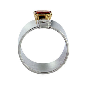 White Yellow Golden Ring set with 1.09 Carat Orange Sapphire and 0,39 Carat Diamond