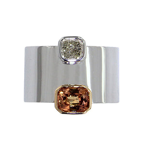 White Yellow Golden Ring set with 1.09 Carat Orange Sapphire and 0,39 Carat Diamond