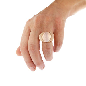Pink Golden Ring set with Diamonds and Rose Quartz