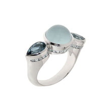 Load image into Gallery viewer, White Golden Ring set with 3,77 carat Cat&#39;s eye Aquamarine and Diamonds