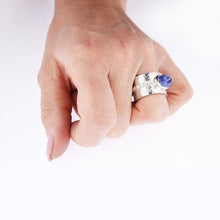 Load image into Gallery viewer, White Golden Ring set with 6.05 Carat Blue Tanzanite Cabochon